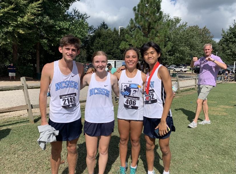 Long-distance runners maintain their long-distance friendships